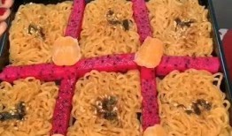 吃火鸡面爆料视频,挑战极限！揭秘吃火鸡面爆火背后的疯狂视频